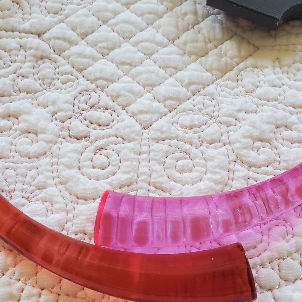 Vince Camuto Pink and Red Ombre Necklace - Picture 2 of 3